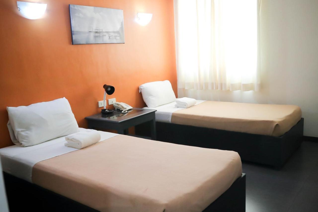 Ialodge Ormoc Eksteriør billede